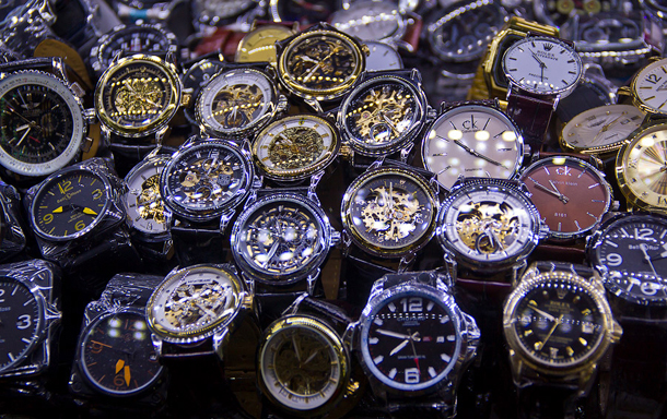 Как отличить подделку швейцарских часов от оригинала?